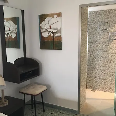 Nazos 1 Hotell