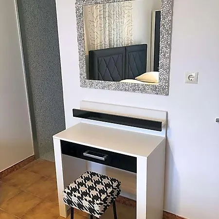 Nazos 1 Hotel