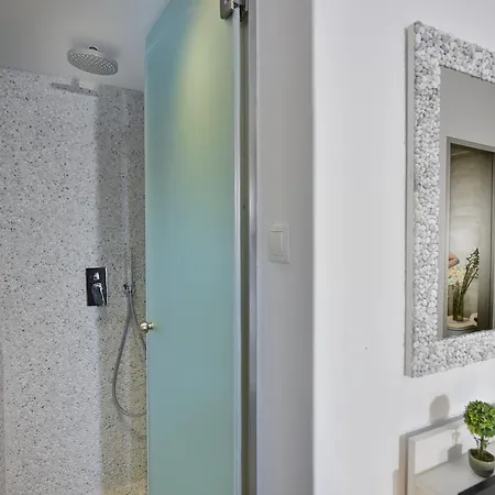 Hotel Nazos 1 2*