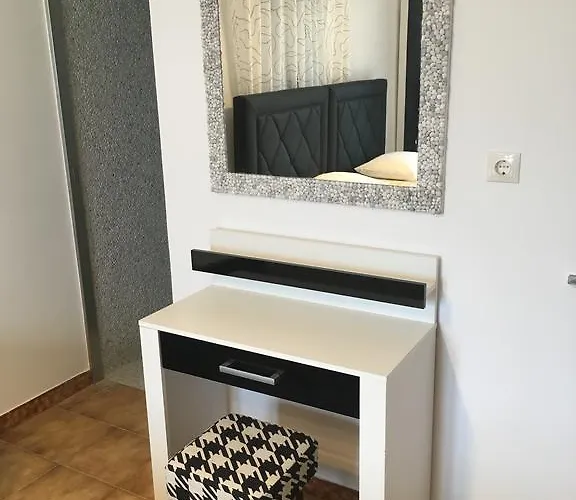 纳扎斯1号酒店 2*